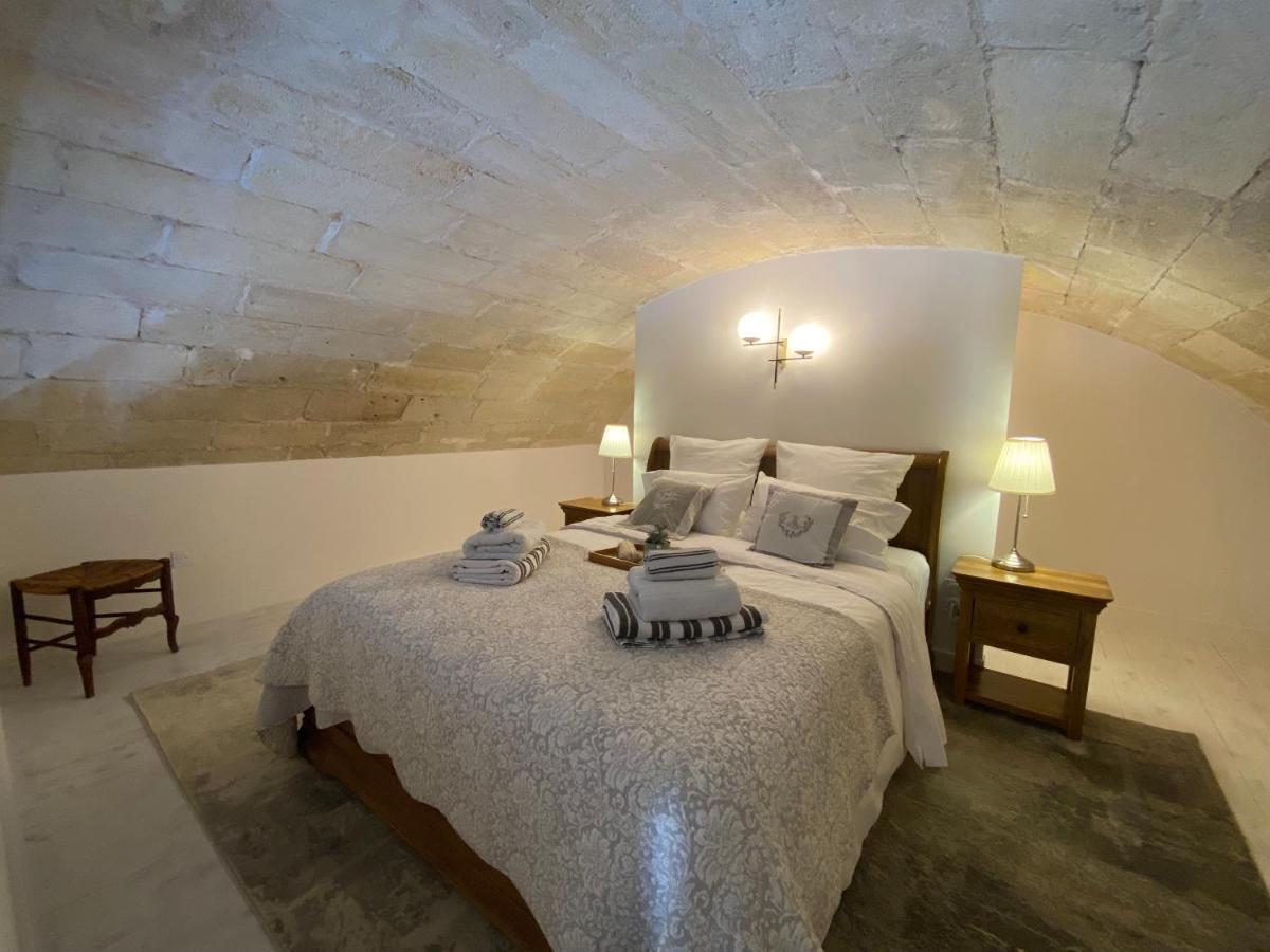 Appartement Avec Piscine Privee Dans Residence Pour 6 Personnes Uzes Bagian luar foto