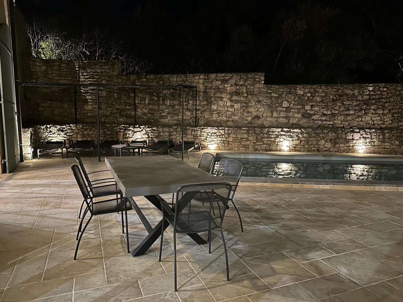 Appartement Avec Piscine Privee Dans Residence Pour 6 Personnes Uzes Bagian luar foto
