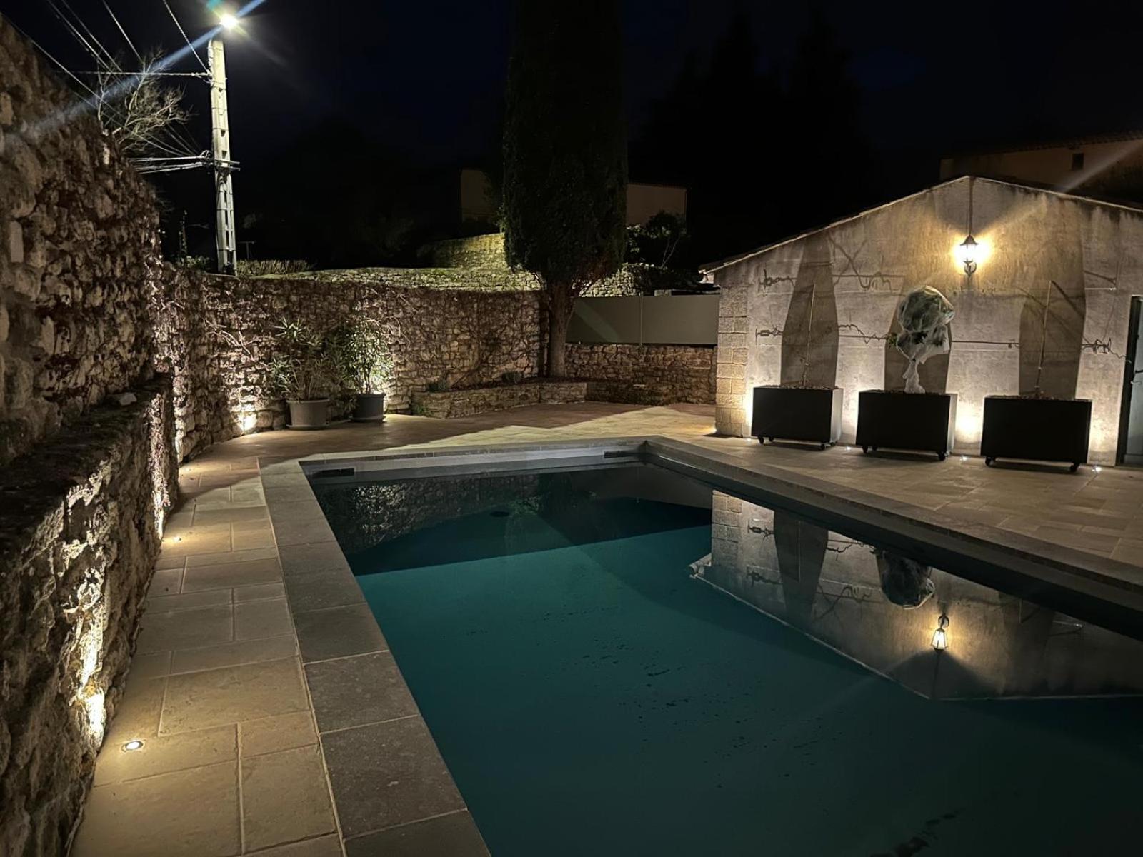 Appartement Avec Piscine Privee Dans Residence Pour 6 Personnes Uzes Bagian luar foto